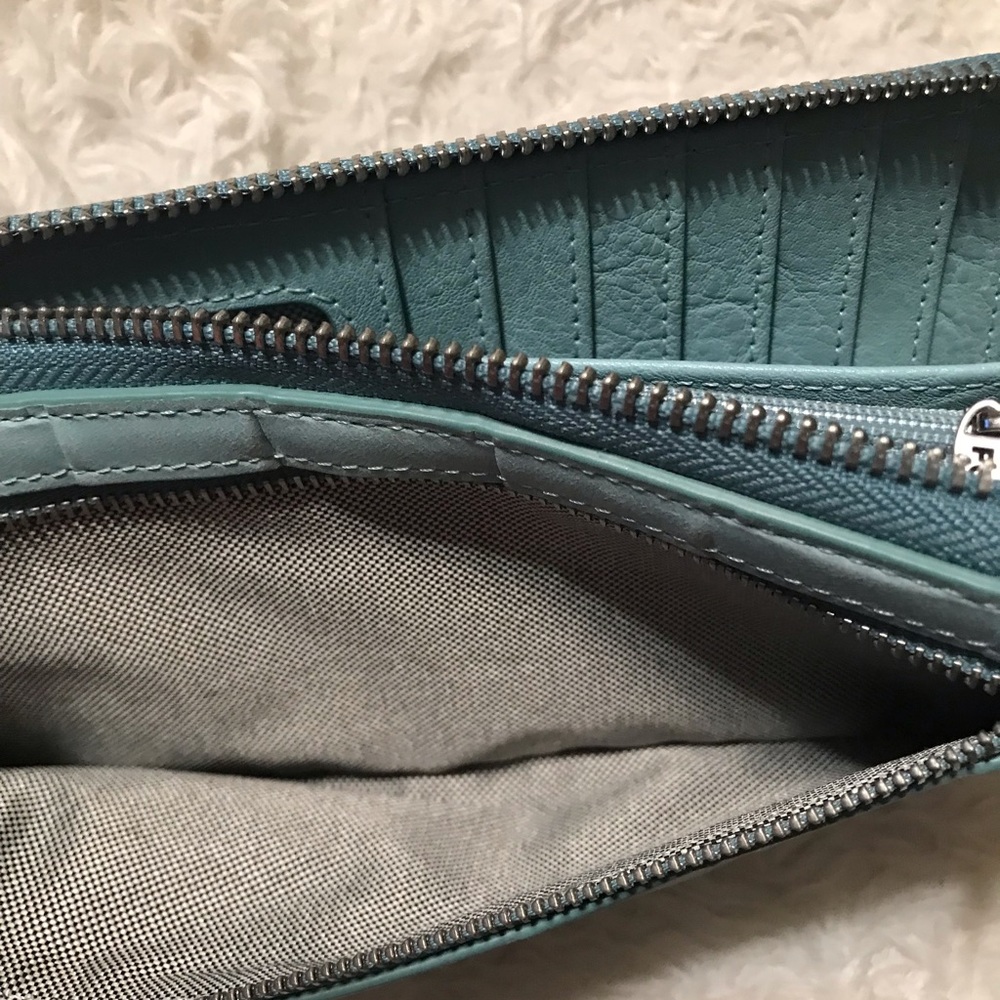 Fossil Light Blue Wallet - Picture 4 of 8